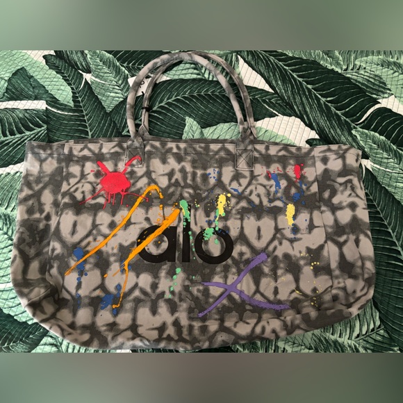 Alo Gray Tie-Dye Tote Bag with Colorful Print LOVE IS LOVE - Picture 2 of 6